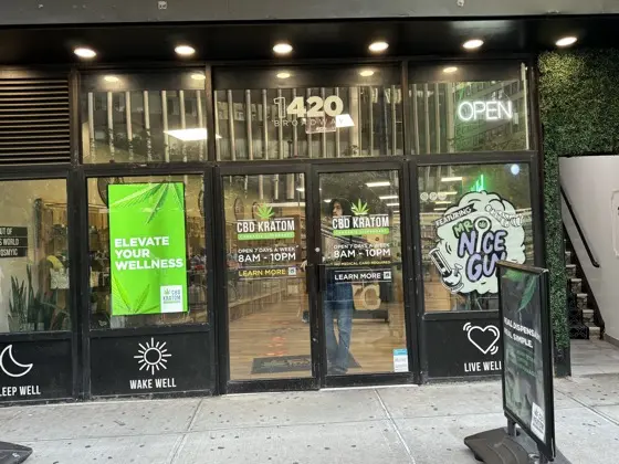 CrownTV digital signage at CBD Kratom Store