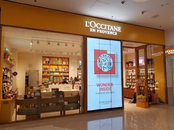 CrownTV digital signage at L'Occitane Boutique