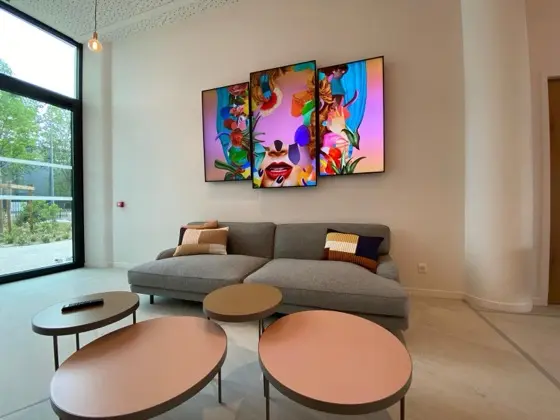 CrownTV digital signage video wall