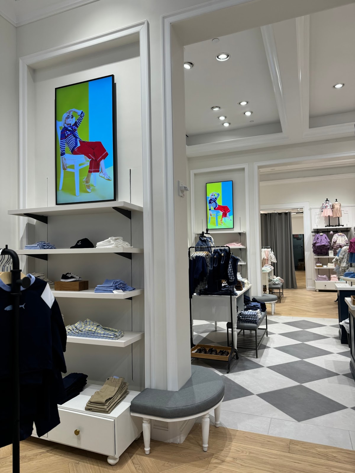 digital signage solutions